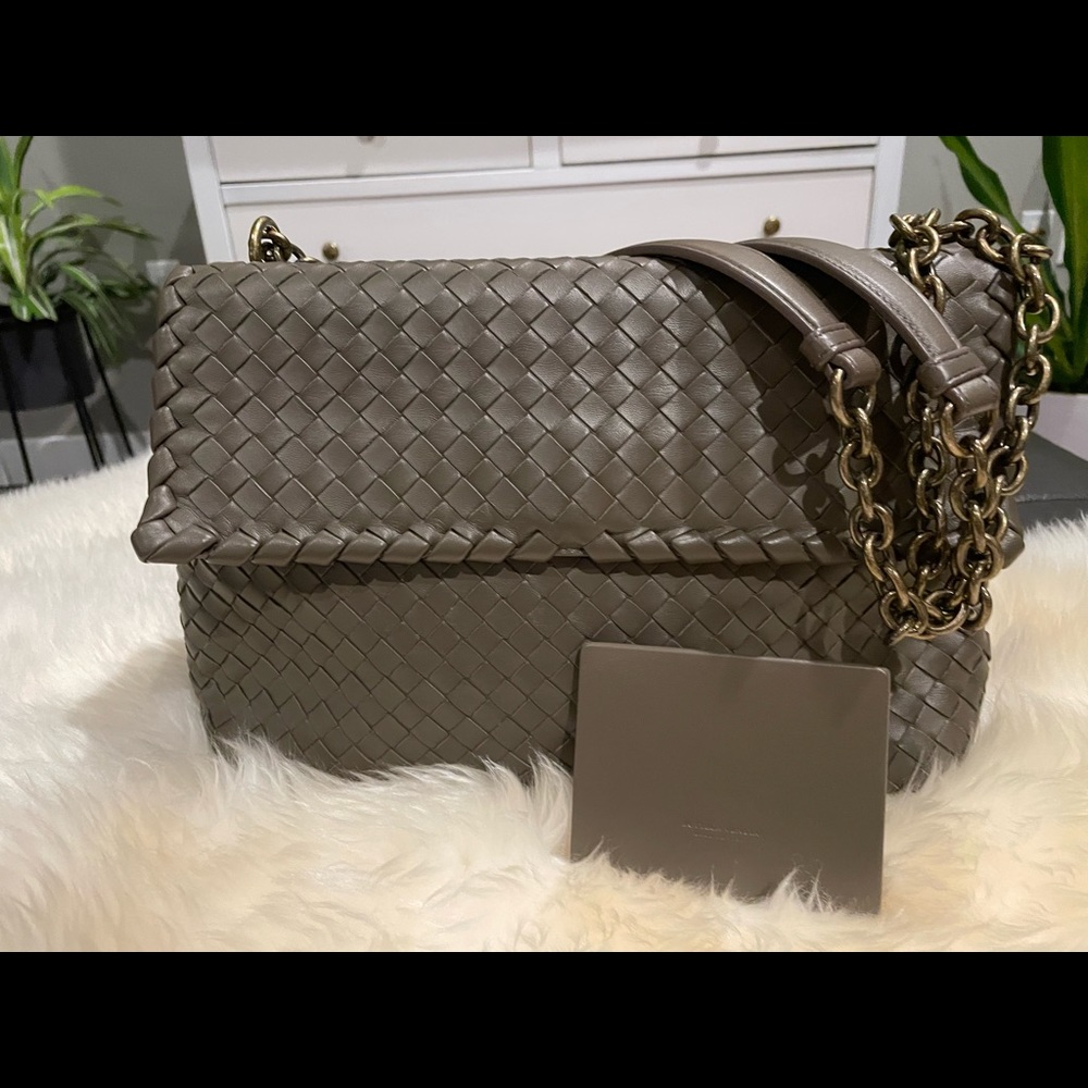 Bottega Veneta Olimpia 
Crossbody Bag Intrecciato Nappa Medium